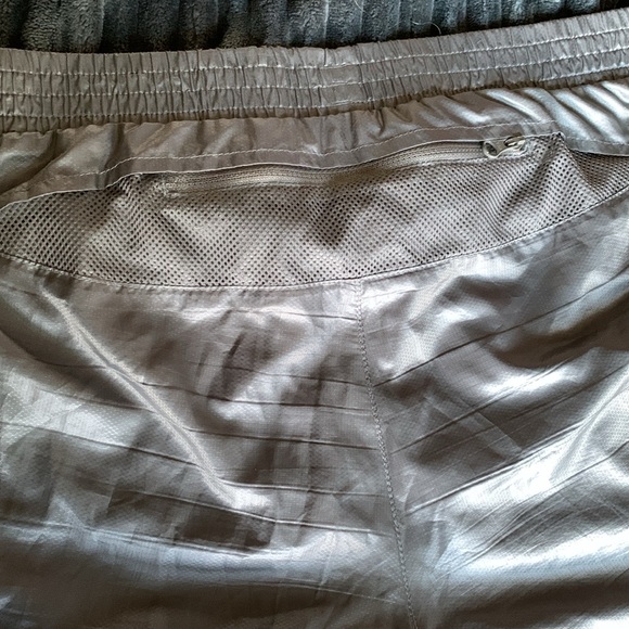 Adidas x Stella McCartney Warm Up Pants in Sliver. Size 12. - Picture 5 of 7